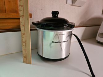Hamilton Beach 33101 16oz Portable Slow Cooker w/ Pot & Lid Black/Silver 55W