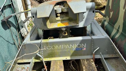 B&W companion Fifth wheel hitch