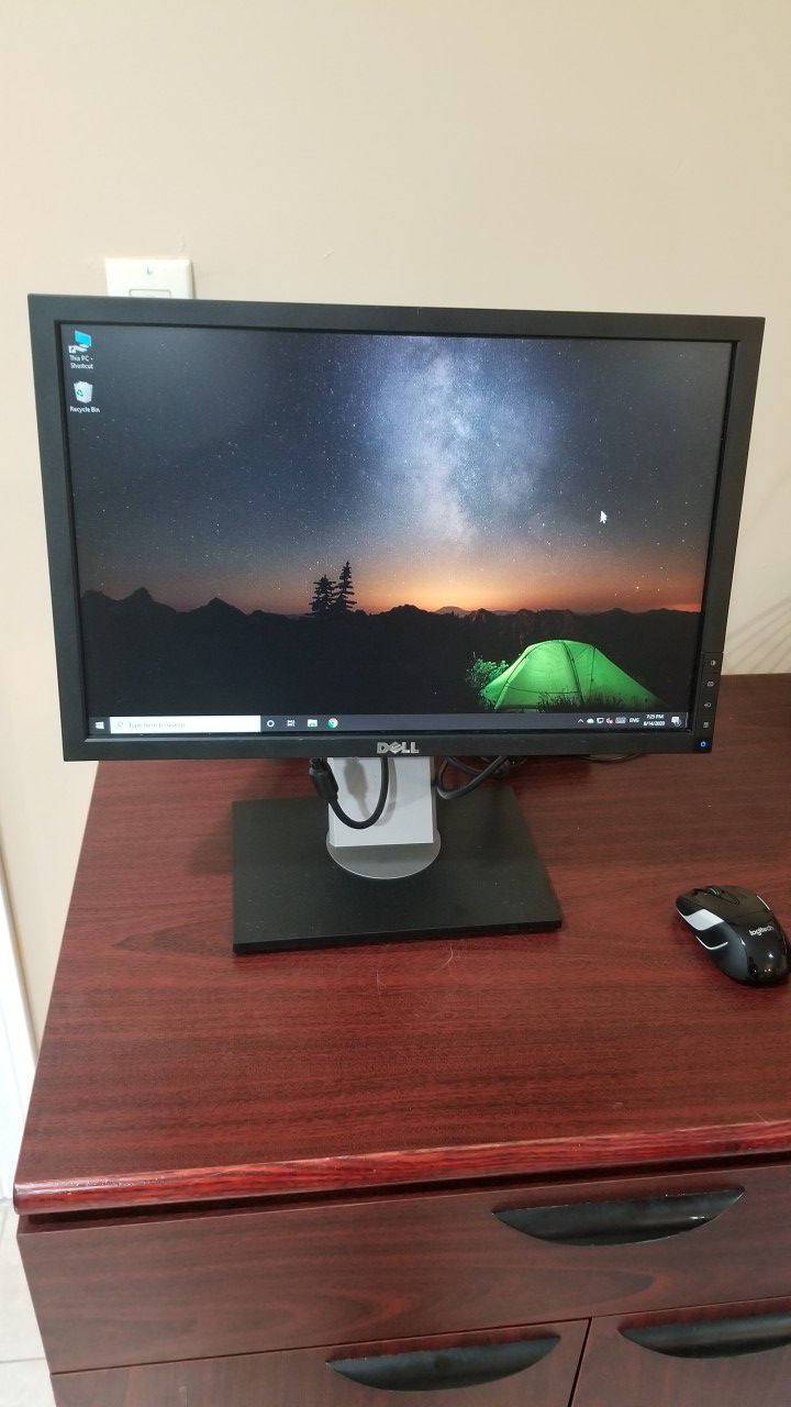 19" DELL LCD Monitor with adjustable height and swivel options