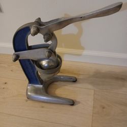 Commercial Medium, Manual Citrus Juicer.