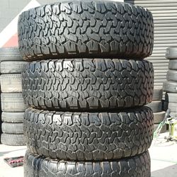37X12.50R17LT Bfgoodrich A/T KO2 400$