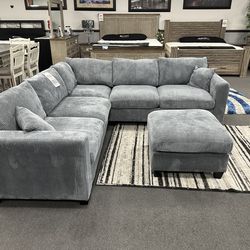 Gray Sofa Sectional w/ Free Ottoman