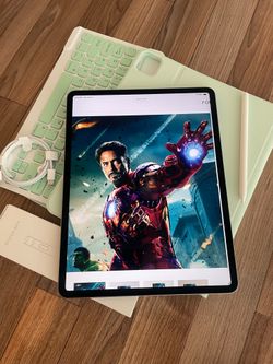 iPad Air 13” (M2 chip / 2024 / Largest Screen) 128GB with keyboard case, pen and Accessories