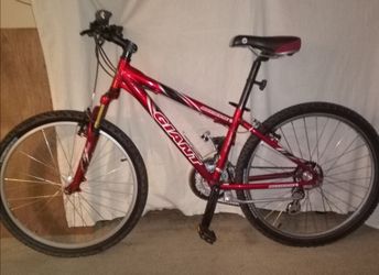 Giant SE Boulder Mtn Bike