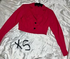 Pink button top