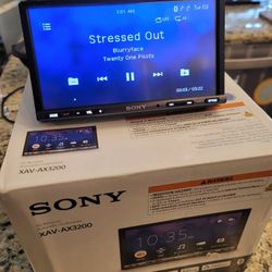 Very Nice Sony Carplay Car stereo 7" touchscreen radio 