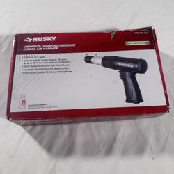 Husky Vibration-Dampened Medium Stroke Air Hammer Set (With Chisels)
