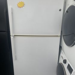 Refurbished Refrigerator, Best Deal Or Make Us An Offer!