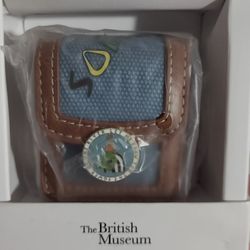 "New British Museum Co-Branded AirPods Pro 'Cute God' Headphone Mini Crossbody Bag