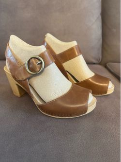 New Dansko Tamra PullUp Sandal