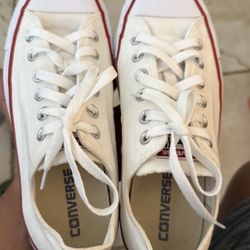 White Converse Size 7.5 Women’s