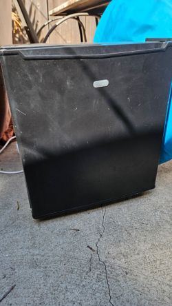 Sunbeam Black Mini Fridge
