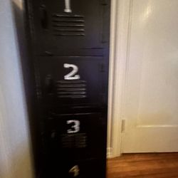 Four-tier Metal Locker