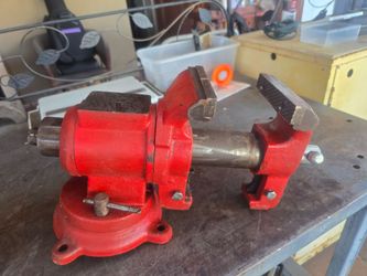 Bench vise