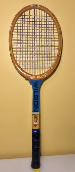 Vintage Collectible Wilson King Cup BILLIE JEAN KING Strata Bow Tennis Racket
