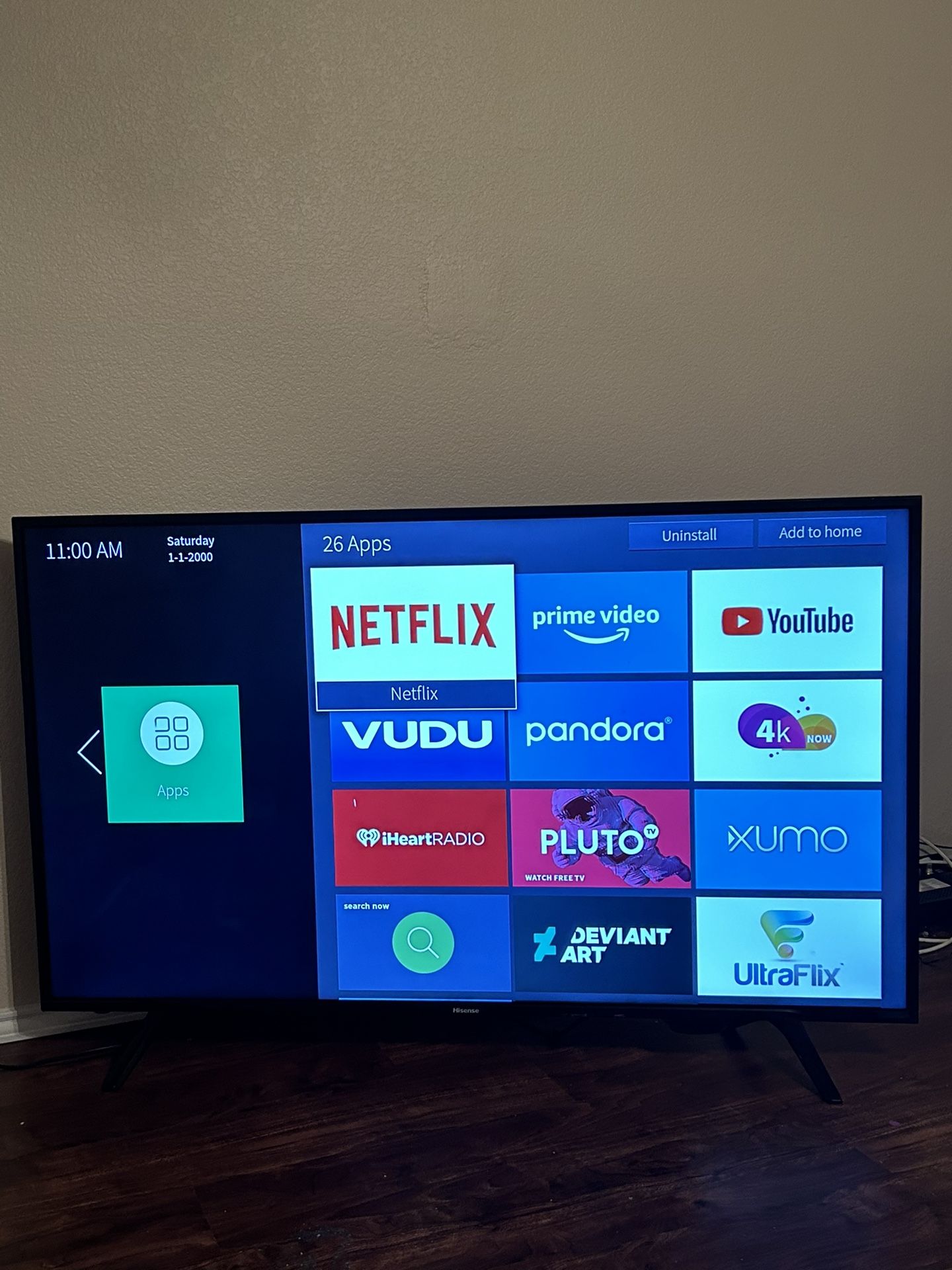 60” Hisense Roku Smart TV 60H6E - Excellent Condition