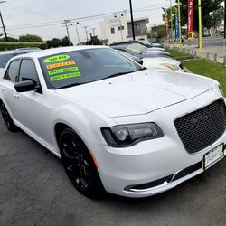 2019 Chrysler 300 Touring