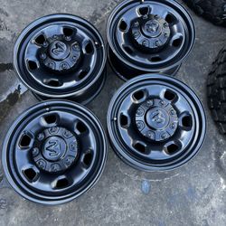 SET OF FOUR 17” RAM 2500 WHEELS 