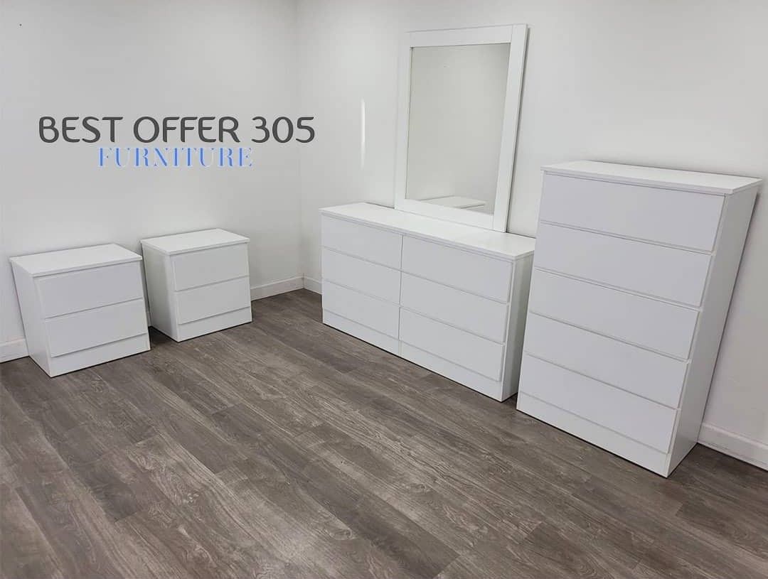 Chest, -Dresser-, Mirror and 2-Nightstands-Cómoda Con Espejo ,Gavetero Y 2-Mesitas de noche
