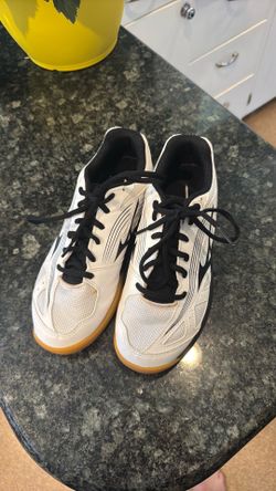 Mizuno Volleyball Shoes Women’s size 7