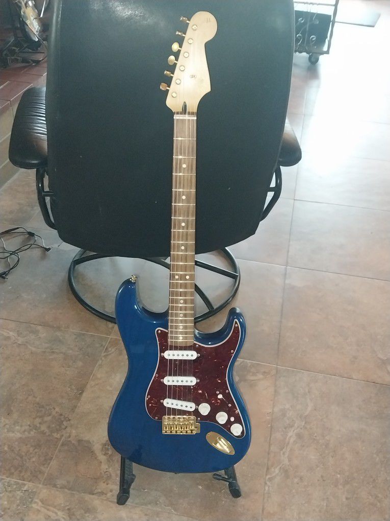 Fender Deluxe Player's Stratocaster  2011