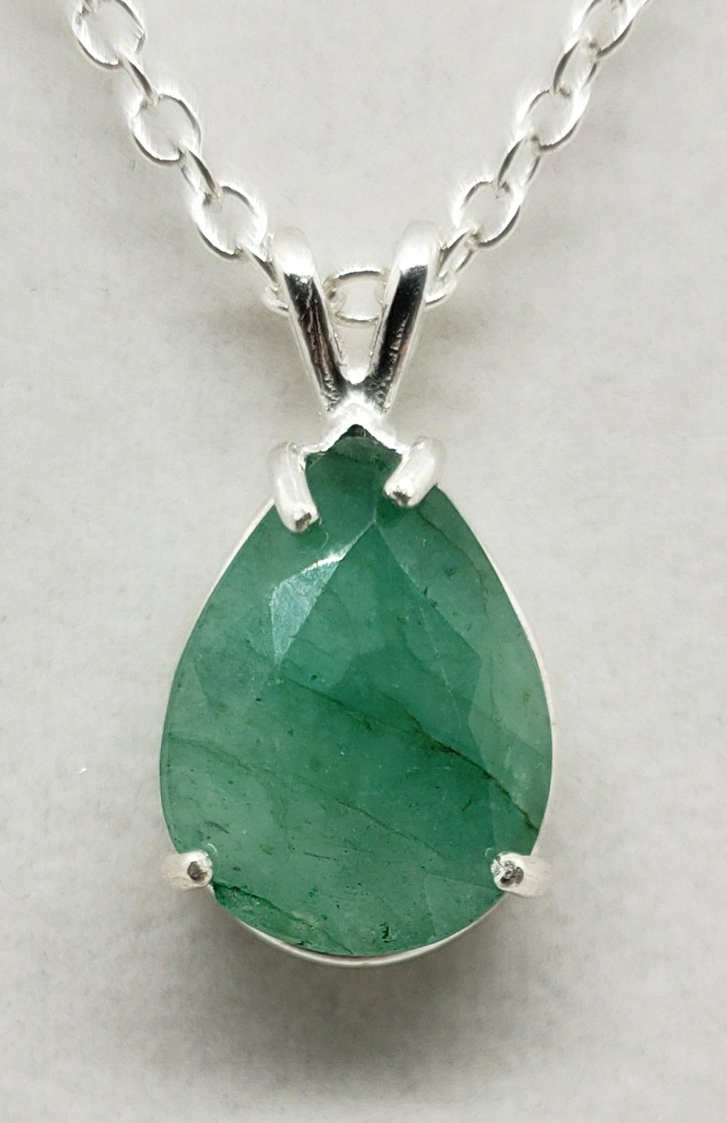 Natural 16x12mm Pear Emerald Necklace
