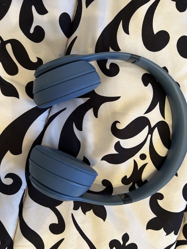 Beats Solo 4 - Wireless Bluetooth in-ear headphones, compatible with Apple and Android, with a battery life of up to 50 hours - SLATE blue