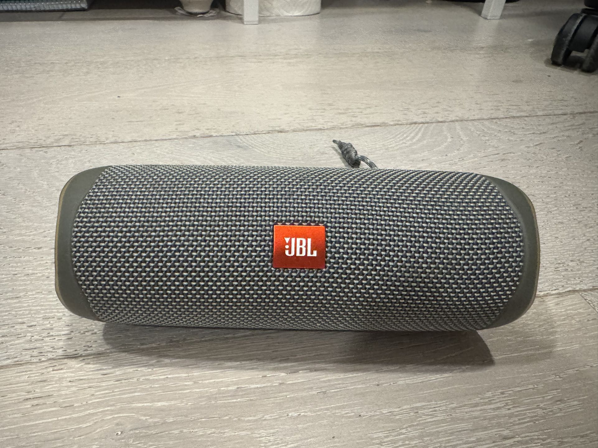 JBL Flip 5 Bluetooth Speaker