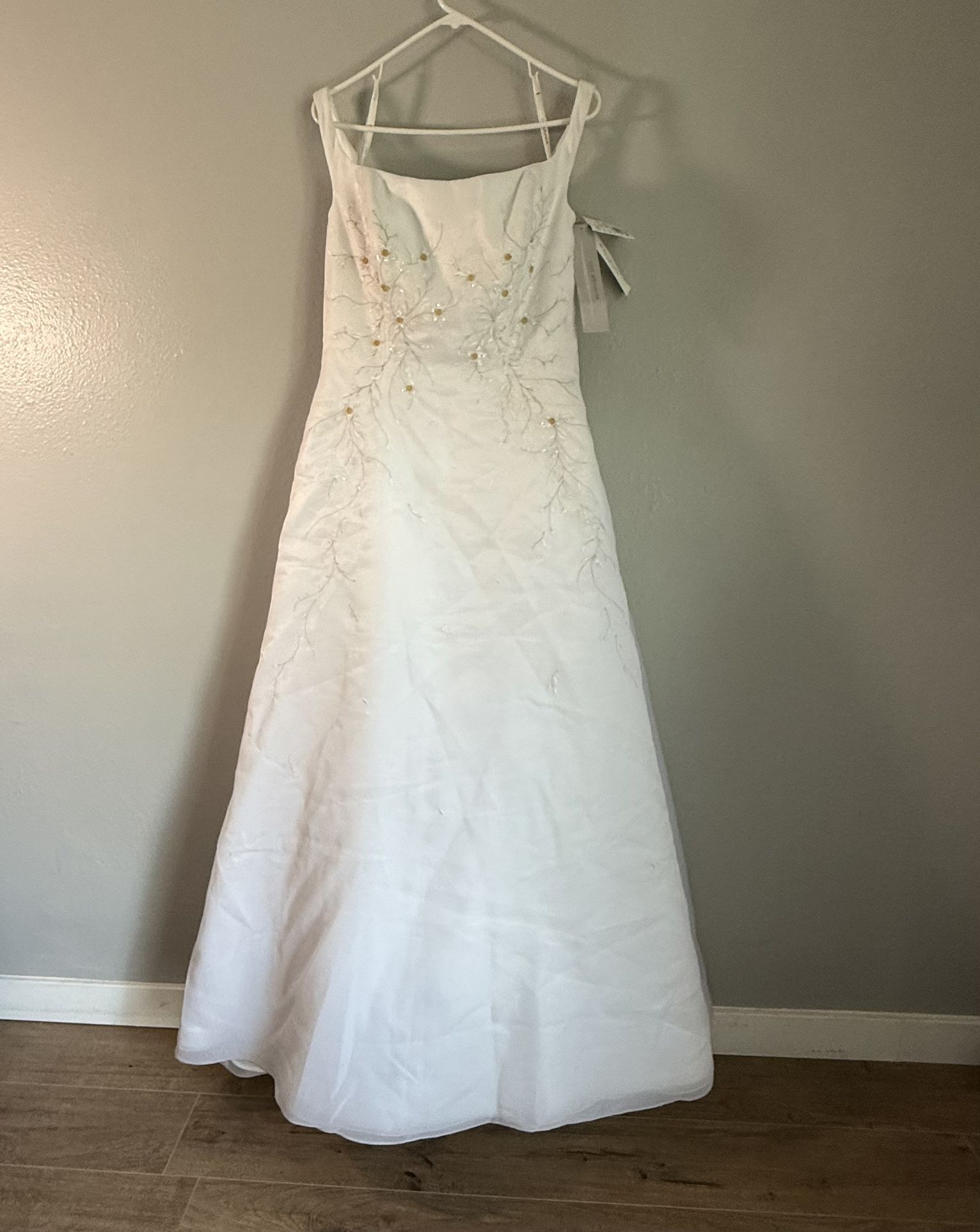 Monique Luo David's Bridal Size 16 Wedding Dress Train Foral Embroidery Tank NWT