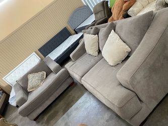 Gray Fabric Sectional Sofa with Pillows