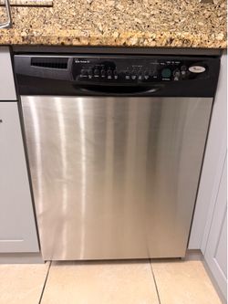 Dishwasher - Whirlpool