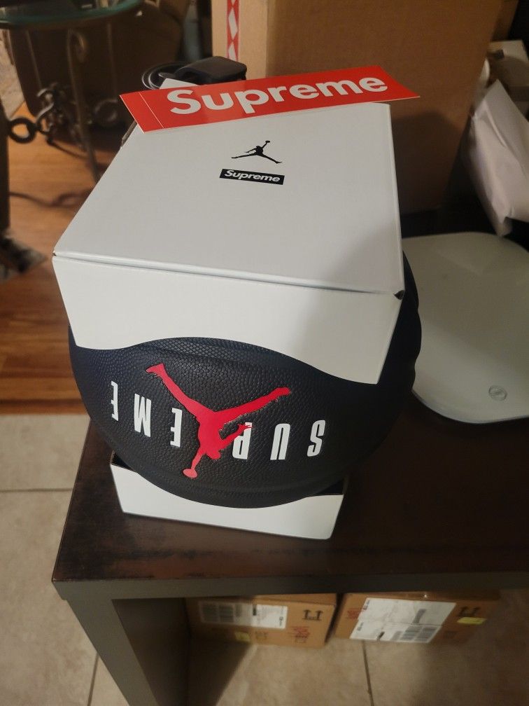 Supreme®/Jordan® Basketball Supreme Jordan Basketball