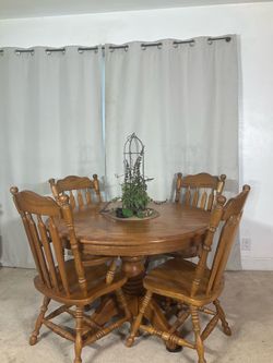 Charming Kitchen Dining Table & 4 Chairs
