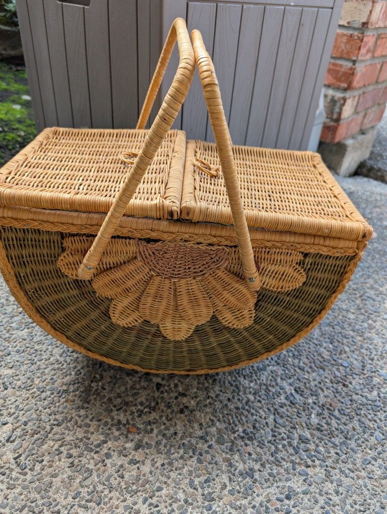 Vintage Footed Picnic Basket