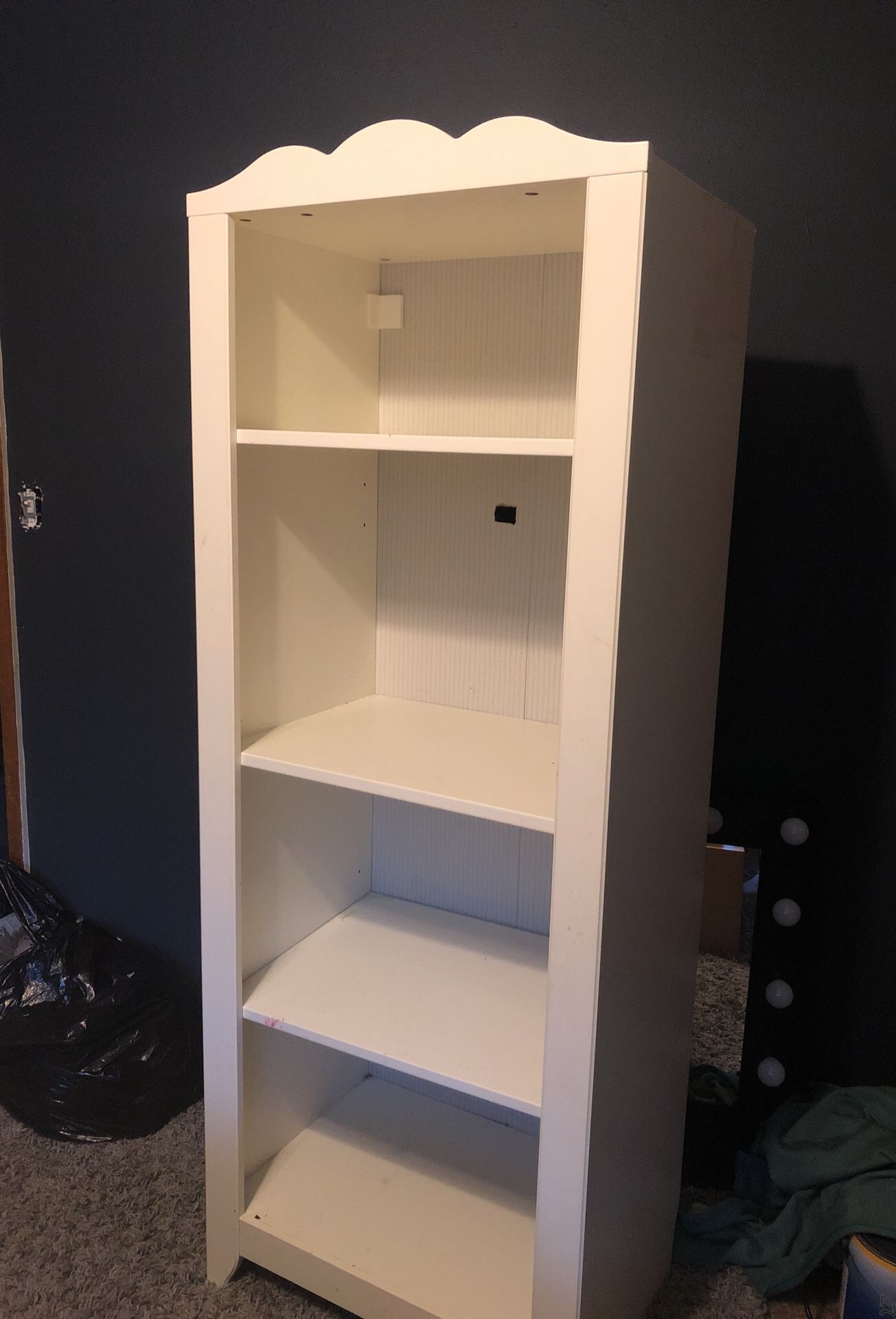 White open 4-shelf bookcase/storage