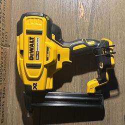 Dewalt 18guage Crown Stapler