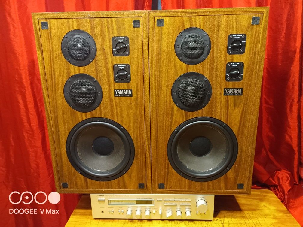 Yamaha Stereo Set Yamaha R 900 Receiver+ Yamaha NS8 Speakers