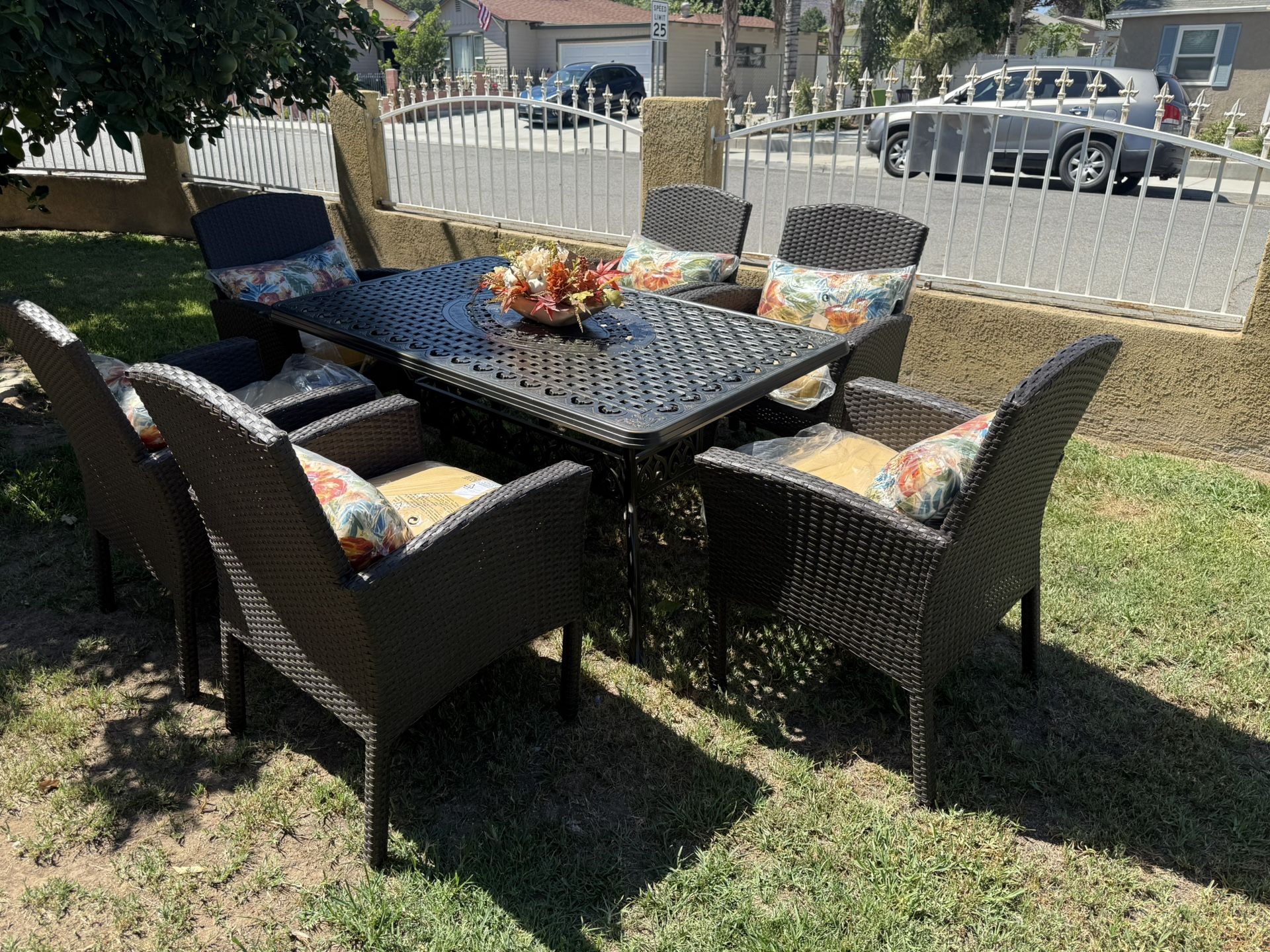 Brand New Patio Outdoor Dining Table Set
