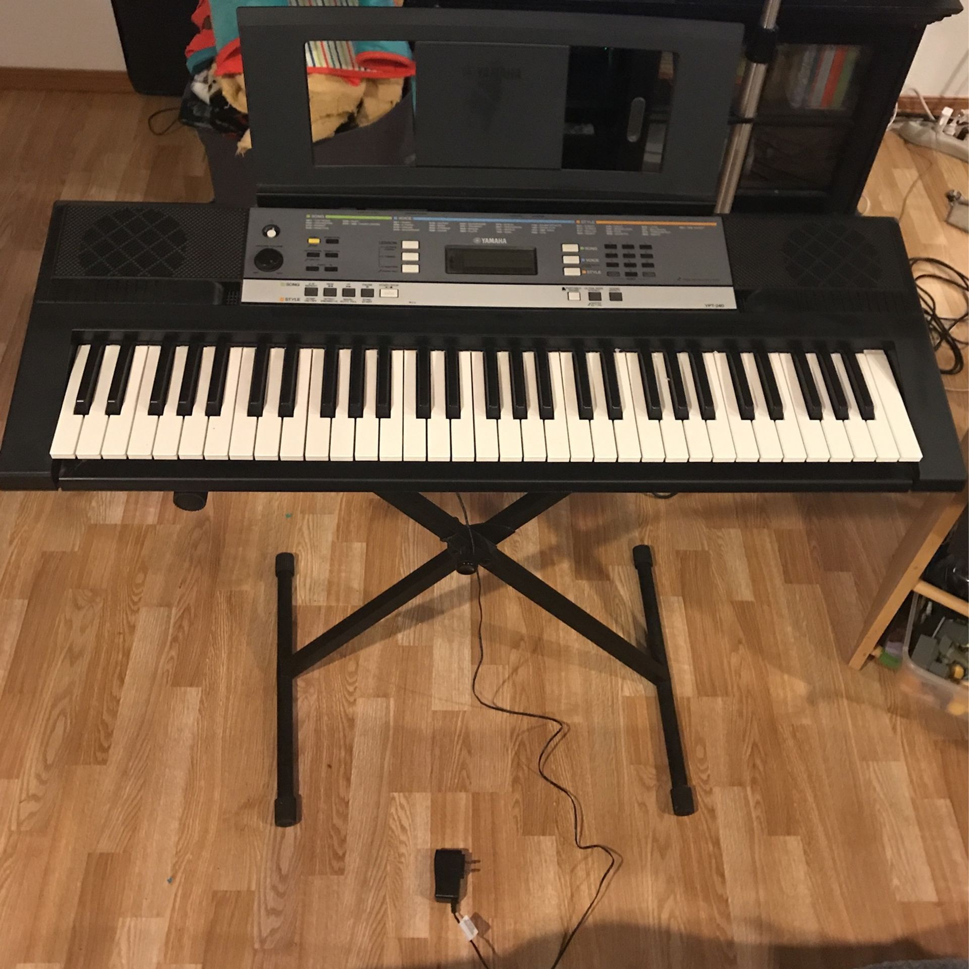 Yamaha YPT-240 keyboard