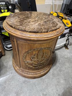 Accent table & chairs