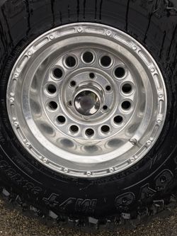 Toyo open country tires and 6 lug rims