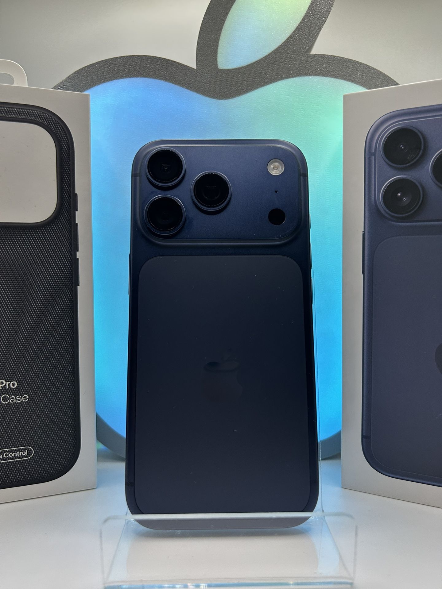 Deep Blue iPhone 17 Pro 256GB T-Mobile/Metro Locked Used Authentic + Techwoven case