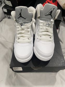White metallic Jordan 5 Size 4.5