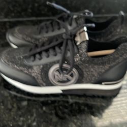NWT Michael Kors women shoes 