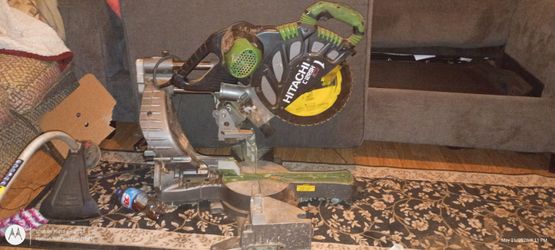 Hitachi c12rsh laser 12" compound miter saw