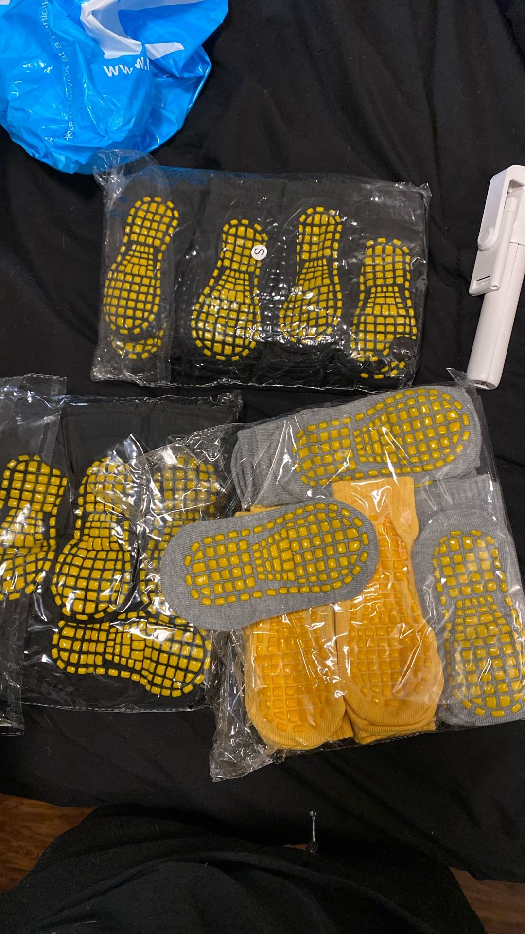 Yoga/Pilates Non-Slip Socks 60 PAIRS