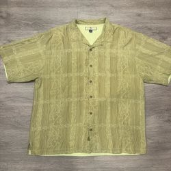 Tommy Bahama 🌴  Men’s lightweight Vacation style Button Up collared Short Sleeve Size XL