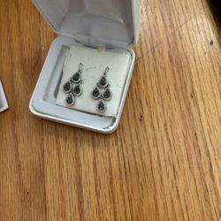 Black And White Diamond Dangling Earing 