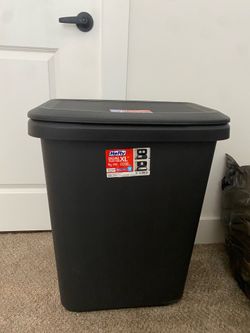 Hefty Dual XL 20.4-gal Trash Can