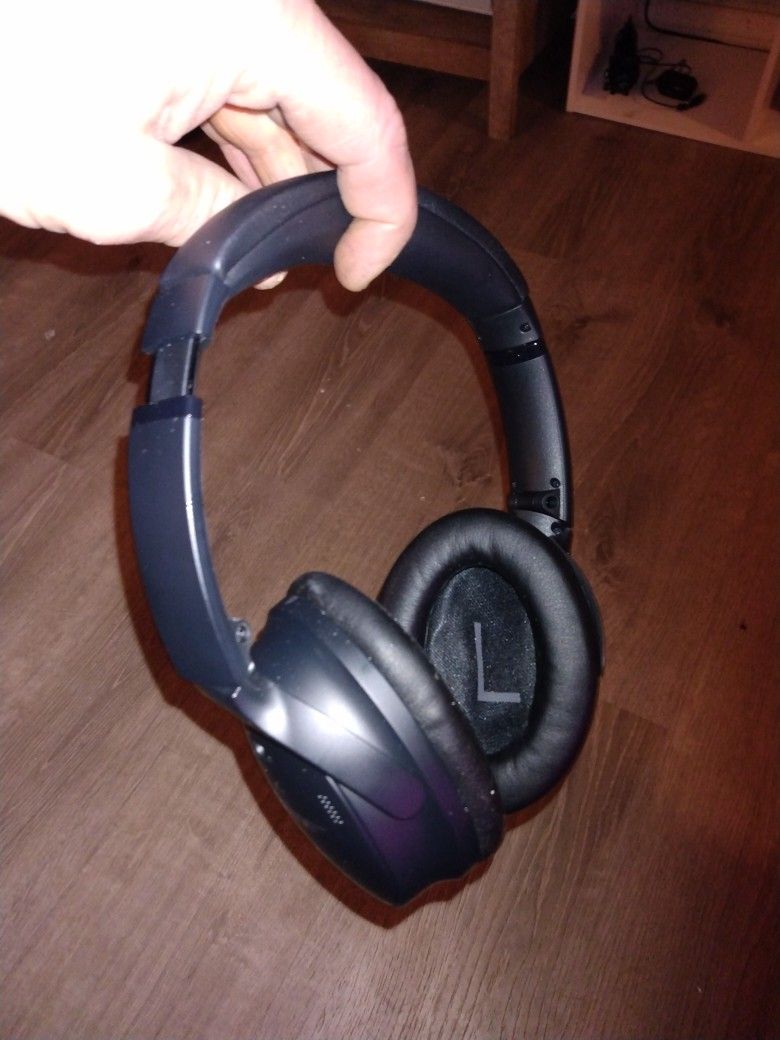 BOSE QC45 Noise Canceling Wireless/ Or Wired Headphones Made By The GODS